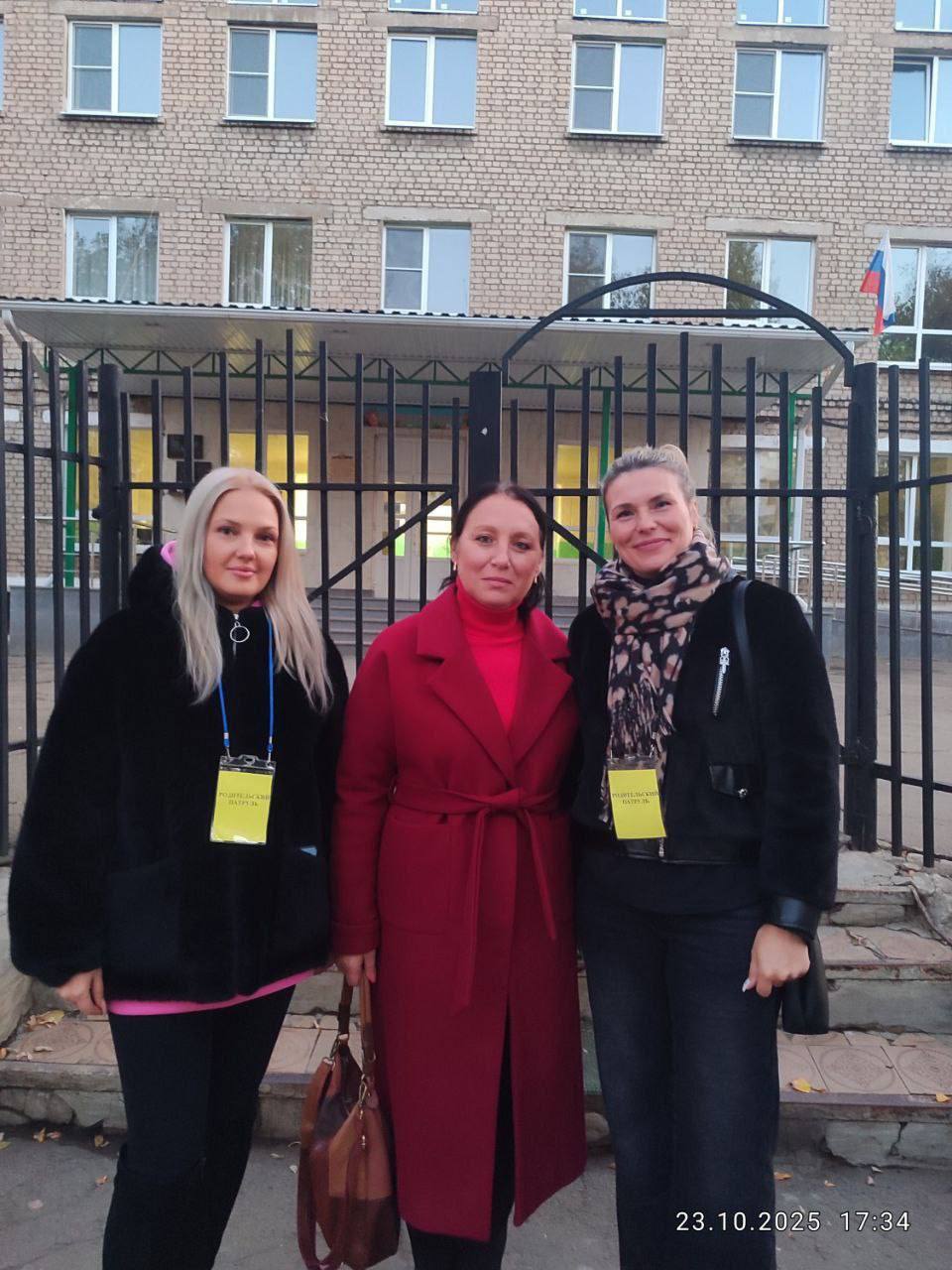 "Родительский патруль" и сотрудники ОГИБДД ОМВД России "Антрацитовский" вышли на стражу безопасности дорожного движения "Родительский патруль" и сотрудники ОГИБДД ОМВД России "Антрацитовский" вышли на стражу безопасности дорожного движения