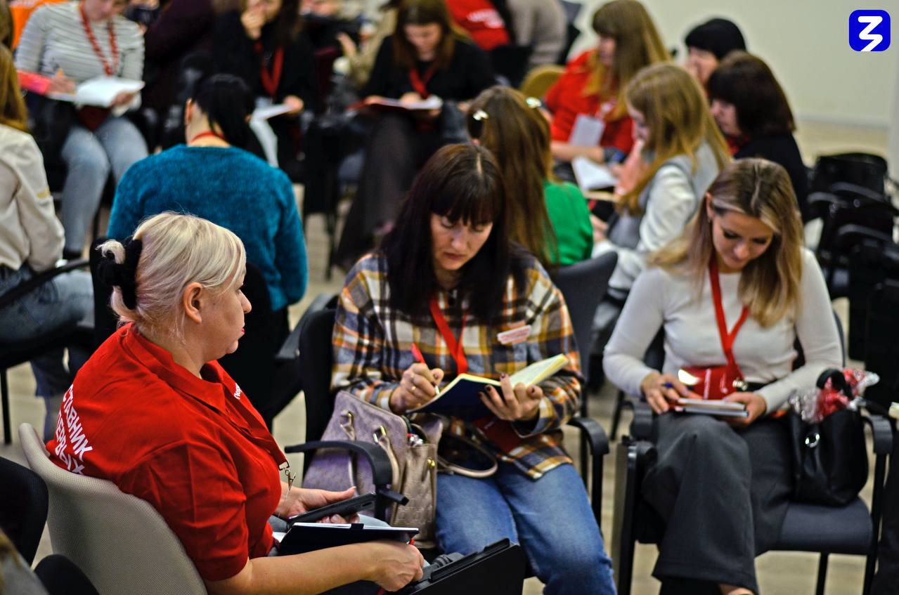 Лекторы Общества "Знания" вдохновляют молодежь и развивают наставничество в Луганской Народной Республике Лекторы Общества "Знания" вдохновляют молодежь и развивают наставничество в Луганской Народной Республике