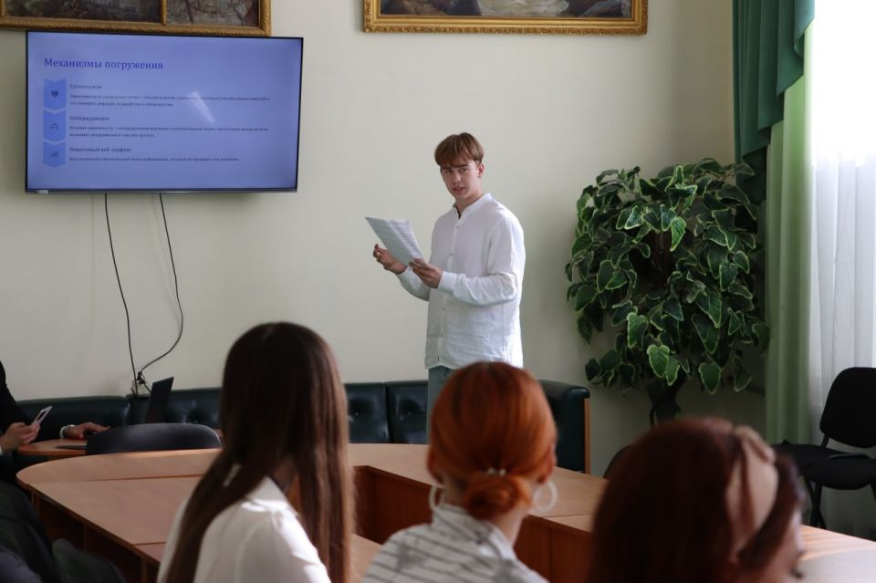 В Стаханове прошли I Северодонецкие образовательные чтения В Стаханове прошли I Северодонецкие образовательные чтения