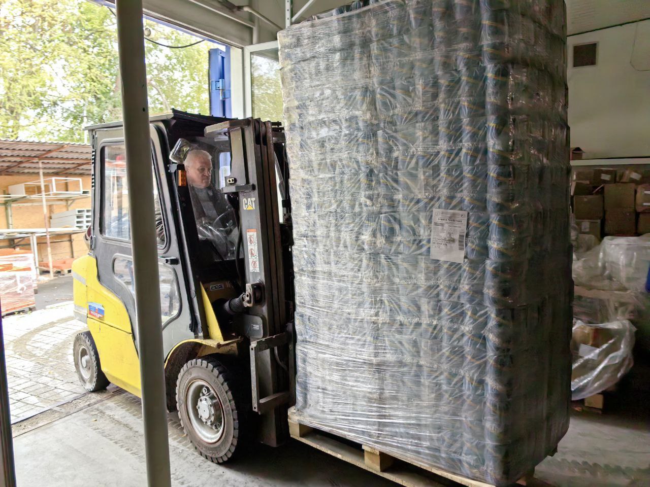 33 колонна гуманитарной помощи из Татарстана прибыла в Рубежное 33 колонна гуманитарной помощи из Татарстана прибыла в Рубежное