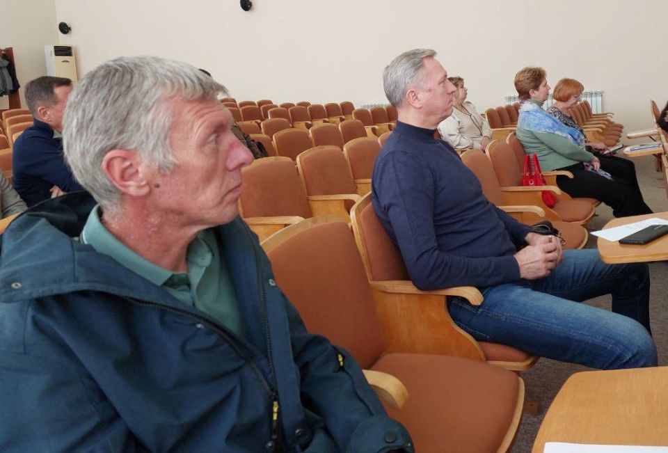 28 октября состоялось внеочередное заседание Совета городского округа, вызванное необходимостью оперативного внесения изменений и дополнений в ранее принятые представительным органом решения 28 октября состоялось внеочередное заседание Совета городского округа, вызванное необходимостью оперативного внесения изменений и дополнений в ранее принятые представительным органом решения