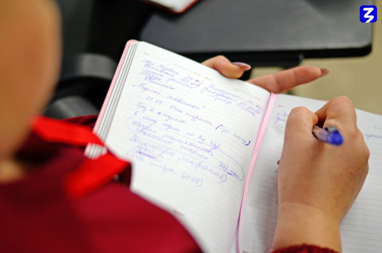 Лекторы Общества "Знания" вдохновляют молодежь и развивают наставничество в Луганской Народной Республике Лекторы Общества "Знания" вдохновляют молодежь и развивают наставничество в Луганской Народной Республике