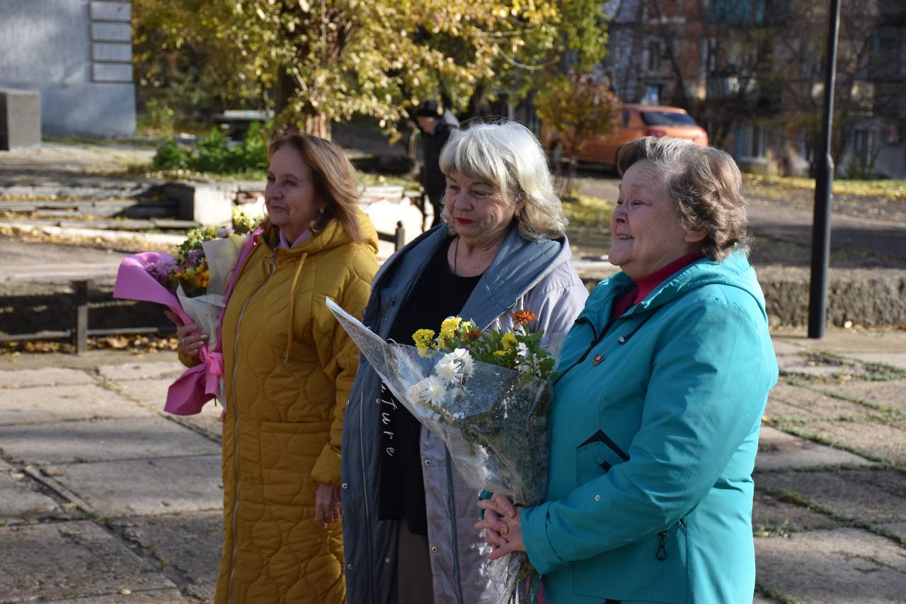В рамках партийного проекта "Историческая память" в день рождения комсомола брянковские ветераны комсомольского движения встретились у памятного знака "Комсомольцам и молодёжи города" В рамках партийного проекта "Историческая память" в день рождения комсомола брянковские ветераны комсомольского движения встретились у памятного знака "Комсомольцам и молодёжи города"