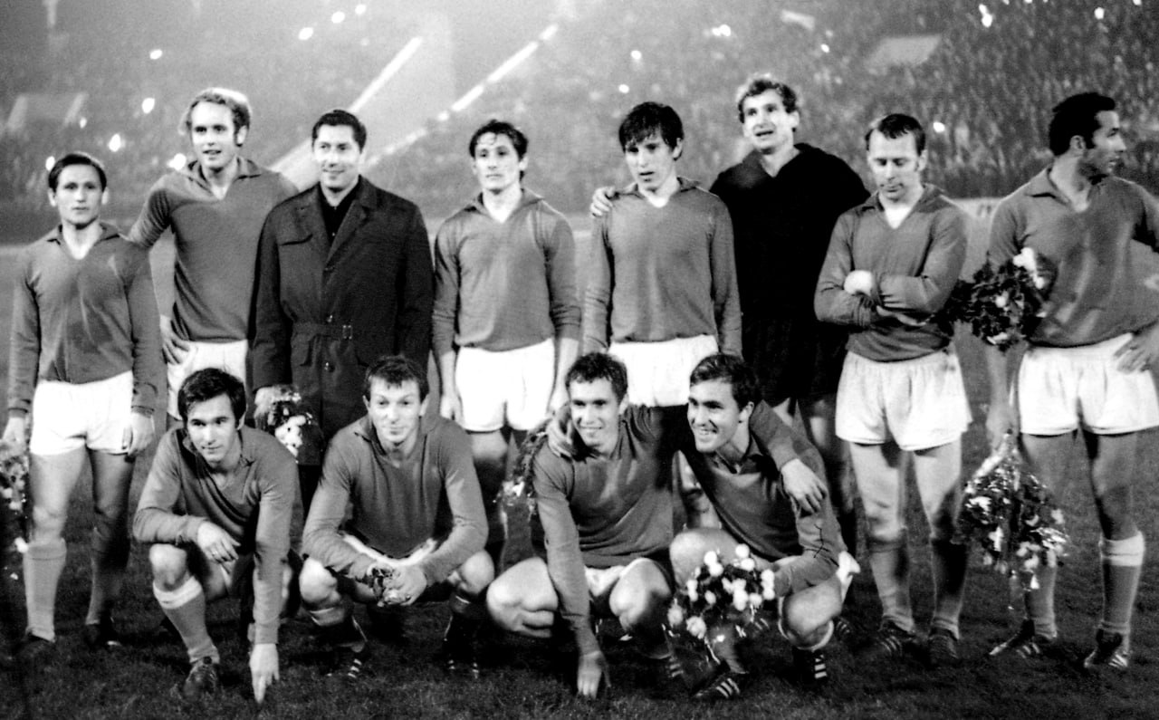 29 октября, 53 года назад, ворошиловградская «Заря» стала триумфатором турнира, завоевала золотые медали чемпионата СССР 1972 года! 29 октября, 53 года назад, ворошиловградская «Заря» стала триумфатором турнира, завоевала золотые медали чемпионата СССР 1972 года!