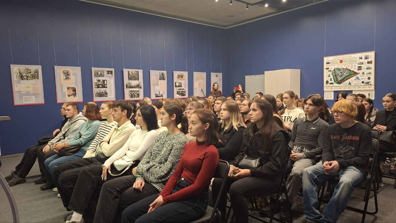 В Луганском краеведческом музее рассказали студентам об истории коневодства Луганского края В Луганском краеведческом музее рассказали студентам об истории коневодства Луганского края