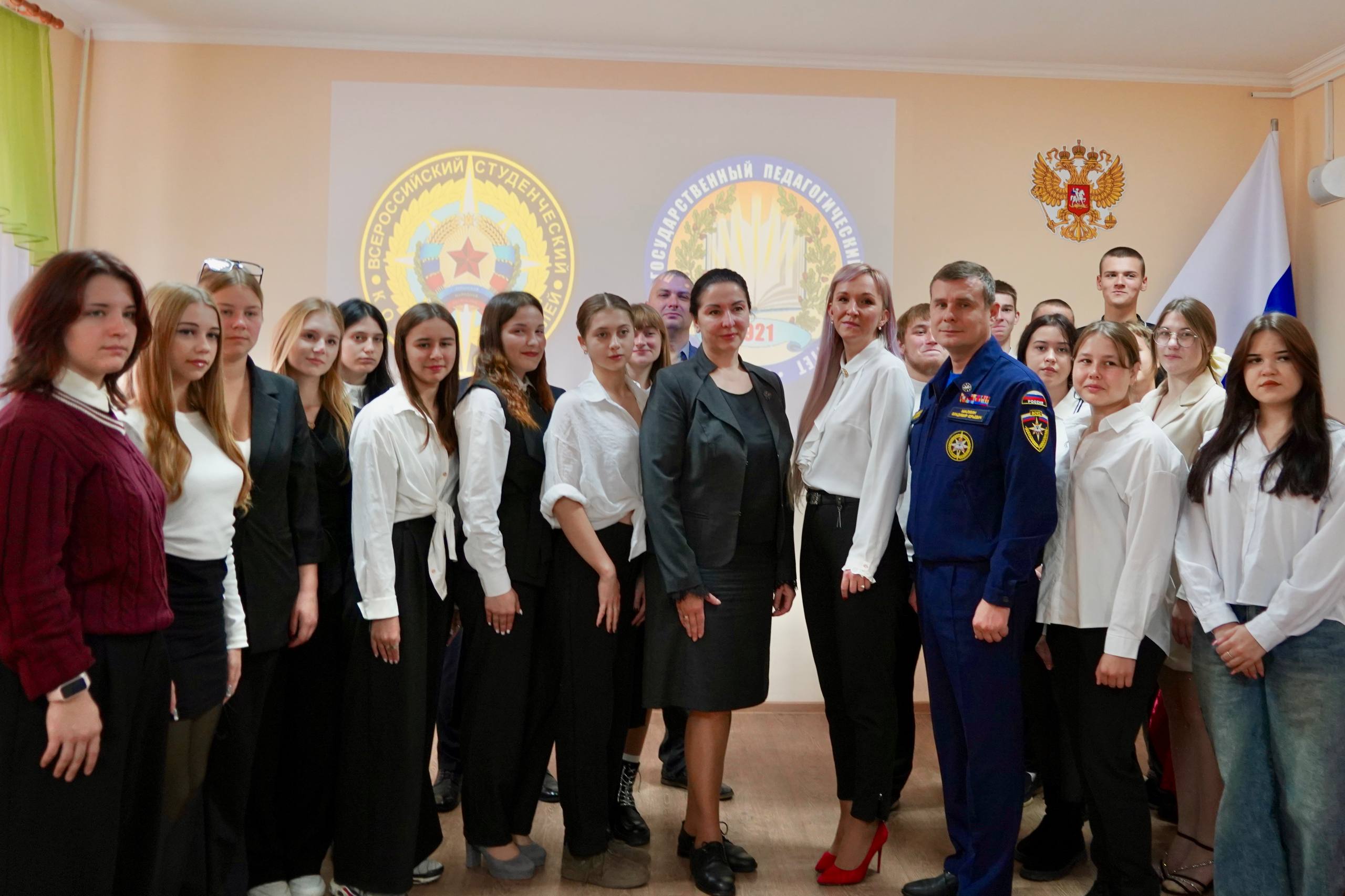 Новый этап — новые герои. Сегодня в Многопрофильном педагогическом колледже ЛГПУ состоялось торжественное открытие студенческого спасательного отряда «Ворошиловец-3» Новый этап — новые герои. Сегодня в Многопрофильном педагогическом колледже ЛГПУ состоялось торжественное открытие студенческого спасательного отряда «Ворошиловец-3»