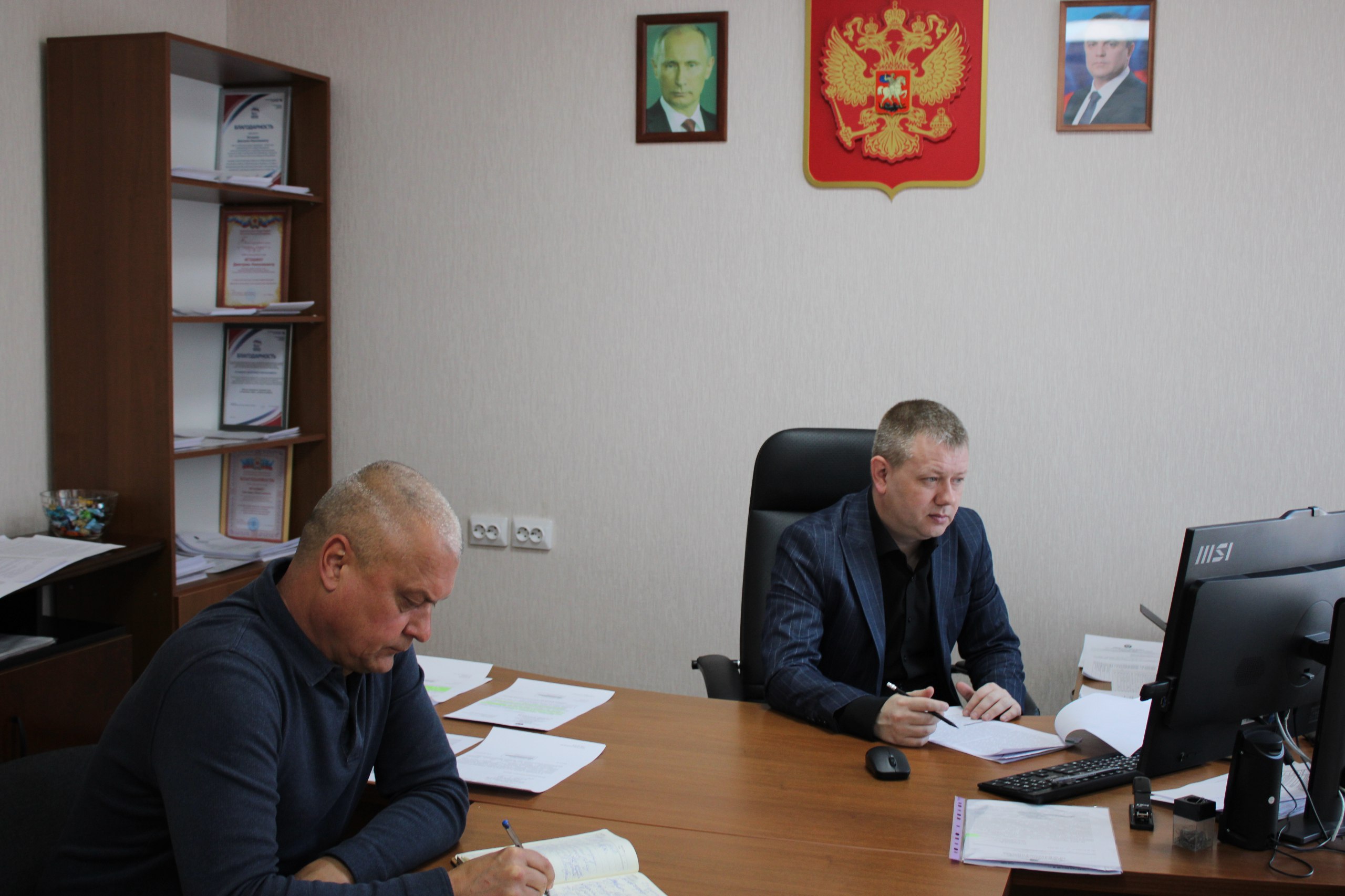 Сегодня временно исполняющий обязанности Главы городского округа город Ровеньки Дмитрий Игошин вместе с начальником управления жилищно-коммунального хозяйства приняли участие в республиканском штабе по подготовке к...