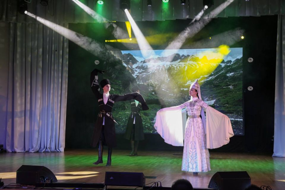 Ученица Лутугинской средней школы №1 посетила IV Южно-Российскую математическую олимпиаду Ученица Лутугинской средней школы №1 посетила IV Южно-Российскую математическую олимпиаду