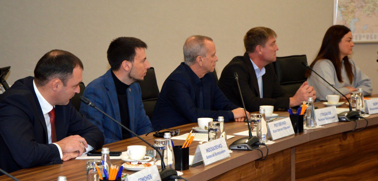 Константин Роговенко в составе делегации руководителей региональных органов исполнительной власти ЮФО посетил Главный диспетчерский центр СО ЕЭС Константин Роговенко в составе делегации руководителей региональных органов исполнительной власти ЮФО посетил Главный диспетчерский центр СО ЕЭС