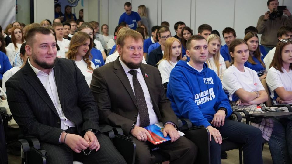 Время Донбасса — время молодёжи! Время Донбасса — время молодёжи!