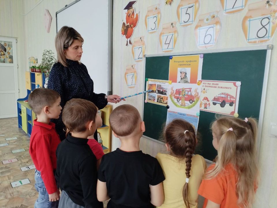 В ГБДОУ ЛНР «Беловодский ЯС №2 «Радуга» прошел месячник по пожарной безопасности В ГБДОУ ЛНР «Беловодский ЯС №2 «Радуга» прошел месячник по пожарной безопасности