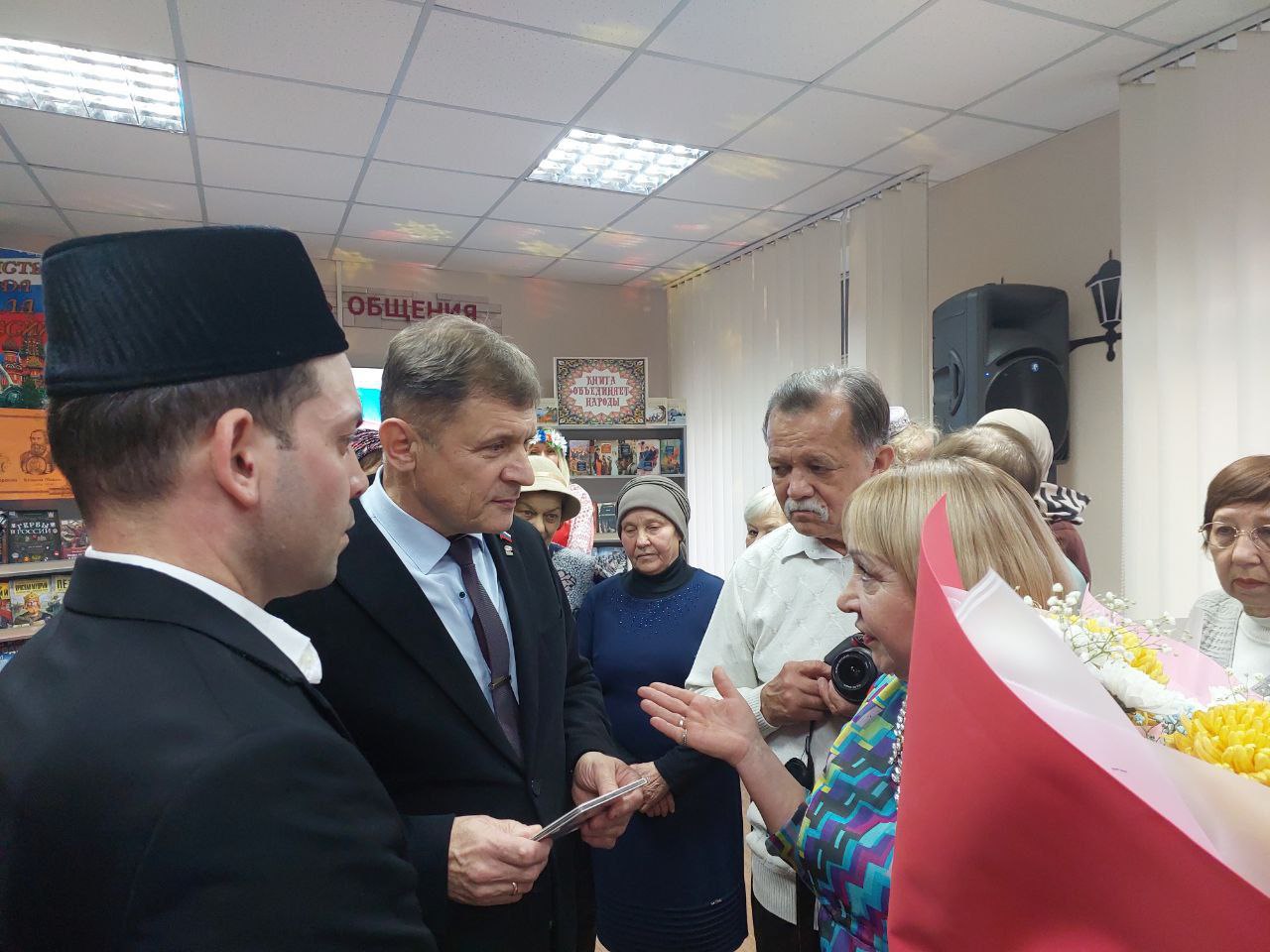 В рамках празднования Дня народного единства 30 октября в Алчевской модельной библиотеке #БИБЛИОПРОСПЕКТ прошел День национальных культур «Многообразие России – наша сила»