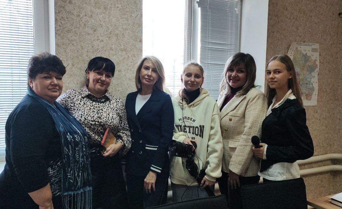 Журналисты газеты «Жизнь Луганска» поделились секретами профессии с юными коллегами