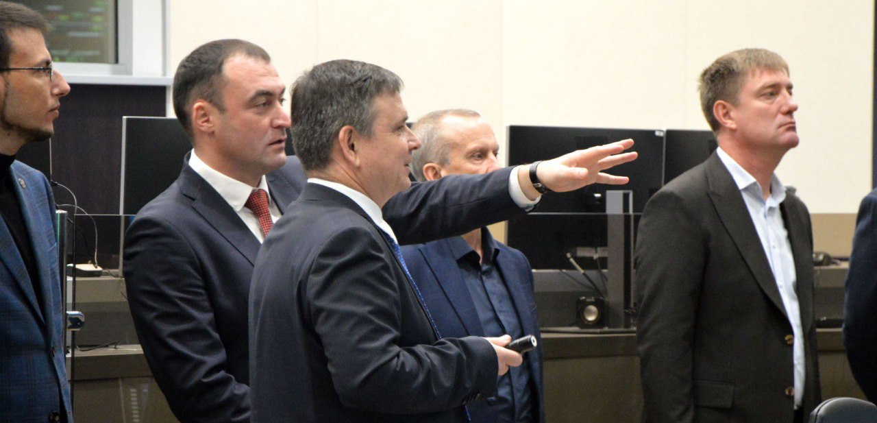 Константин Роговенко в составе делегации руководителей региональных органов исполнительной власти ЮФО посетил Главный диспетчерский центр СО ЕЭС Константин Роговенко в составе делегации руководителей региональных органов исполнительной власти ЮФО посетил Главный диспетчерский центр СО ЕЭС