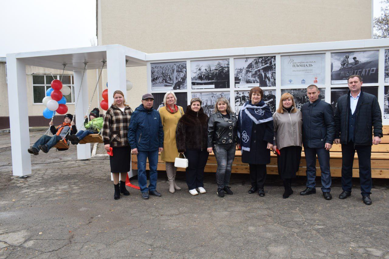 Сергей Колягин: В Первомайске открылась уличная выставка «Театральная площадь» Сергей Колягин: В Первомайске открылась уличная выставка «Театральная площадь»