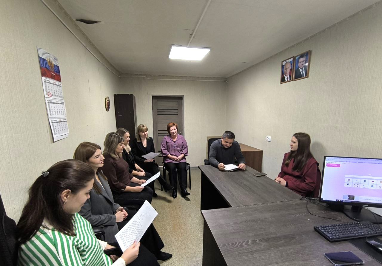 Проведение семинара комиссии по делам несовершеннолетних и защите их прав при Администрации муниципального округа муниципальное образование Белокуракинский муниципальный округ Луганской Народной Республики для сотрудников...