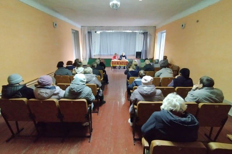 В здании сельского клуба села Панченково состоялся сход жителей села, на нем присутствовало 35 человек В здании сельского клуба села Панченково состоялся сход жителей села, на нем присутствовало 35 человек