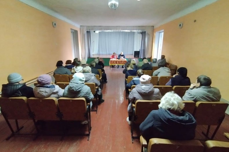 В здании сельского клуба села Панченково состоялся сход жителей села, на нем присутствовало 35 человек В здании сельского клуба села Панченково состоялся сход жителей села, на нем присутствовало 35 человек