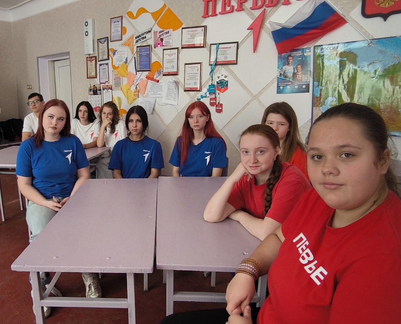 В Лутугино прошла интерактивная викторина «Марафон культур» ко Дню народного единства В Лутугино прошла интерактивная викторина «Марафон культур» ко Дню народного единства