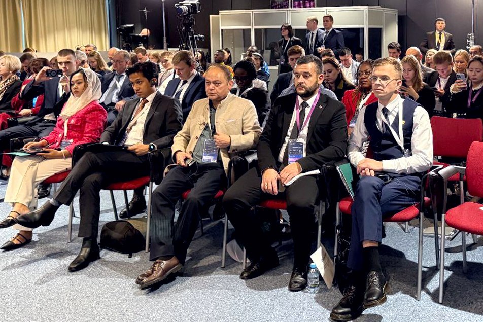 Александр Криеренко выступил модератором сессии Международного муниципального форума БРИКС Александр Криеренко выступил модератором сессии Международного муниципального форума БРИКС