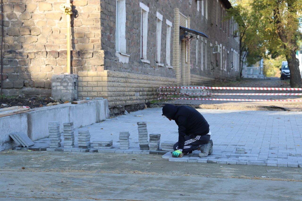 Наталия Жулинская: В ходе рабочей поездки по городу побывала на остановке «Химчистка», где идут полным ходом работы по благоустройству Наталия Жулинская: В ходе рабочей поездки по городу побывала на остановке «Химчистка», где идут полным ходом работы по благоустройству