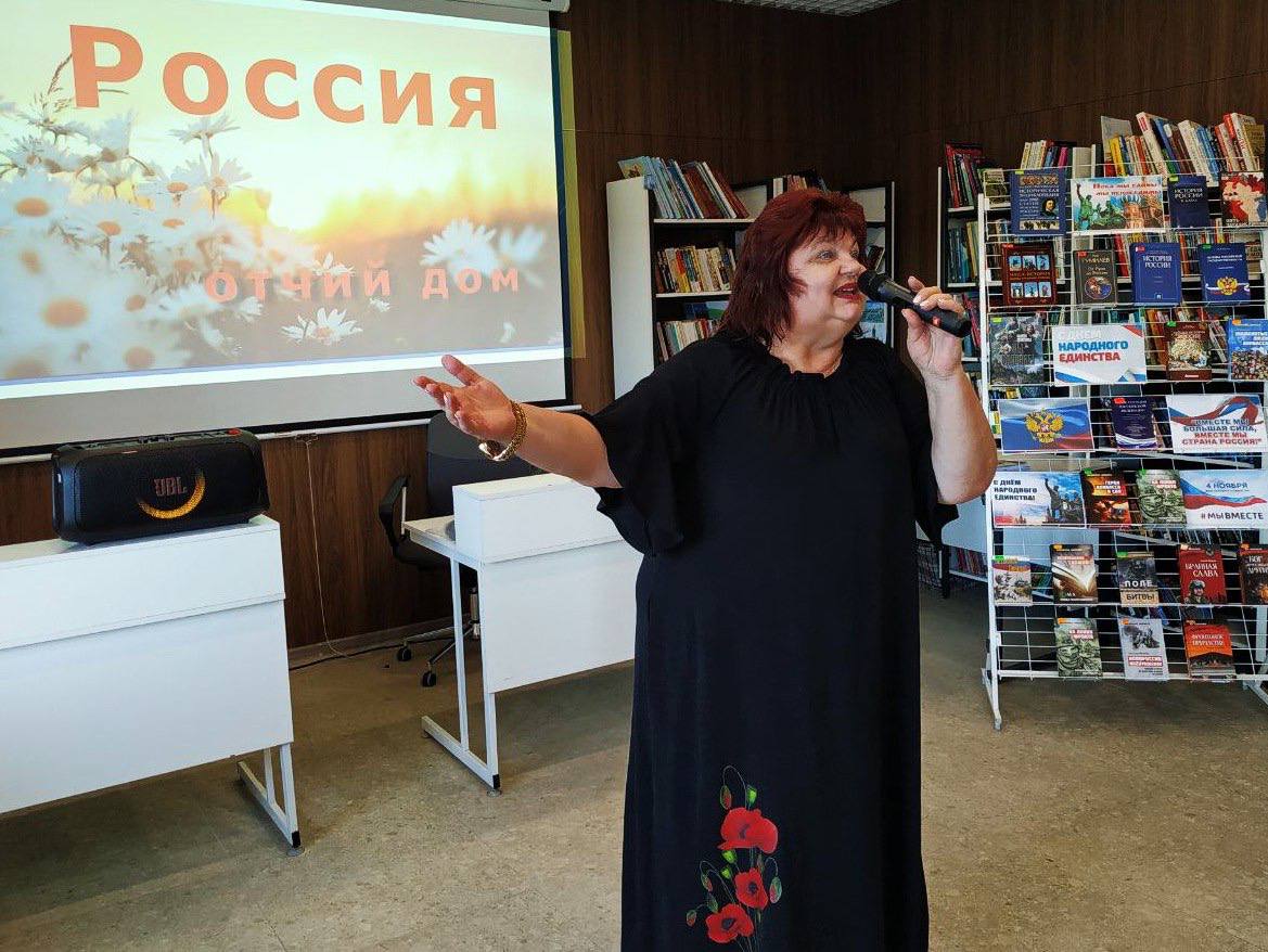 В честь Дня Народного Единства активисты и сторонники «ЕДИНОЙ РОССИИ» приняли участие в творческом событии В честь Дня Народного Единства активисты и сторонники «ЕДИНОЙ РОССИИ» приняли участие в творческом событии