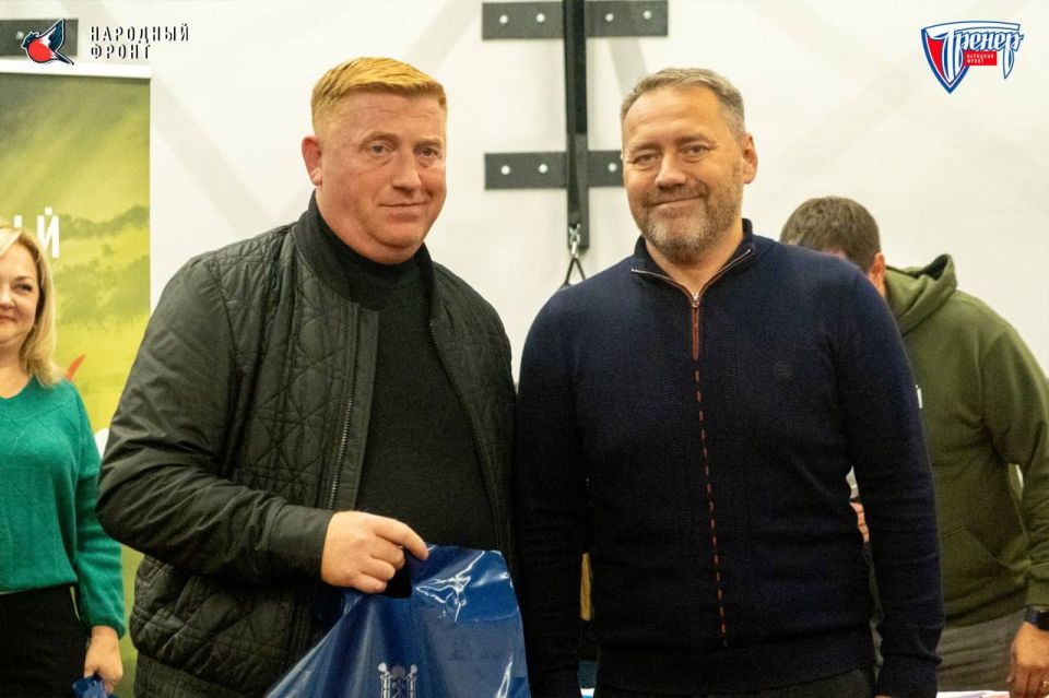 Поздравляем всех тренеров Российской Федерации Поздравляем всех тренеров Российской Федерации