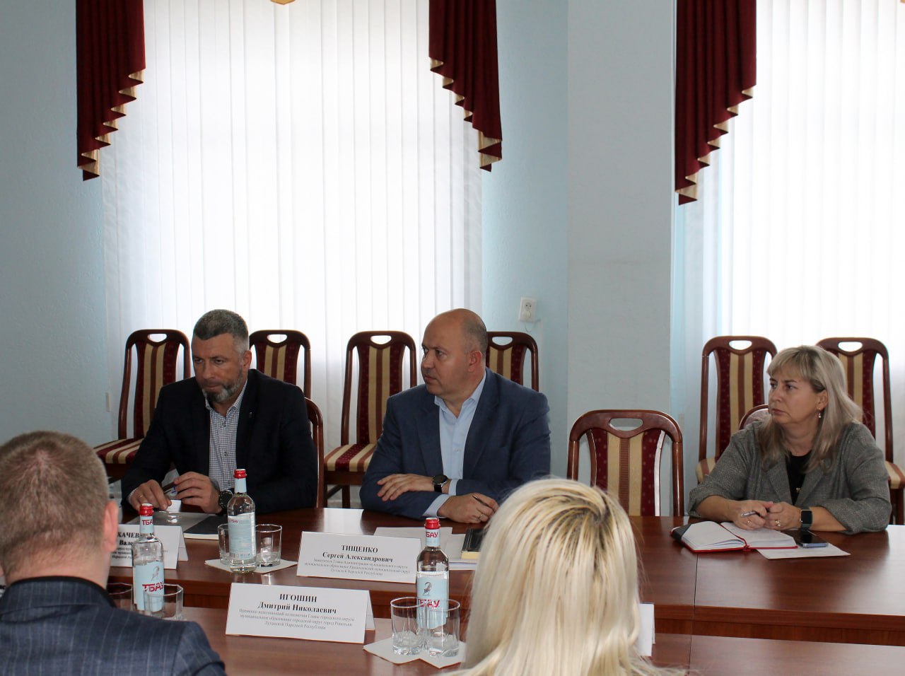 Сергей Козенко: Сегодня Министр природных ресурсов и экологии Луганской Народной Республики Евгений Крехтунов в рамках выездного совещания посетил Краснодонский муниципальный округ