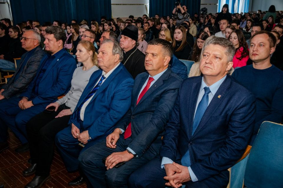 «История показывает, что нас невозможно победить, когда мы едины, когда у нас одна цель, общий смысл жизни», — Анна Рослякова «История показывает, что нас невозможно победить, когда мы едины, когда у нас одна цель, общий смысл жизни», — Анна Рослякова
