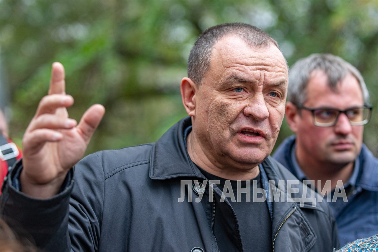 Депутаты обсудили с луганчанами решение проблем в сфере ЖКХ Депутаты обсудили с луганчанами решение проблем в сфере ЖКХ