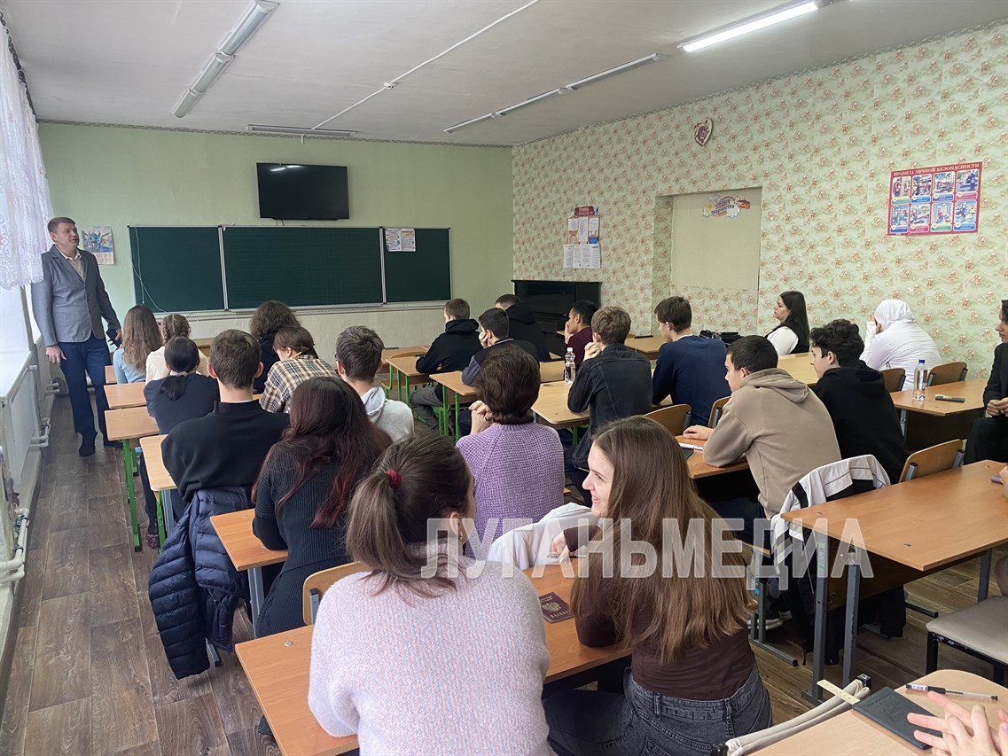 В Меловом прошел пробный ЕГЭ