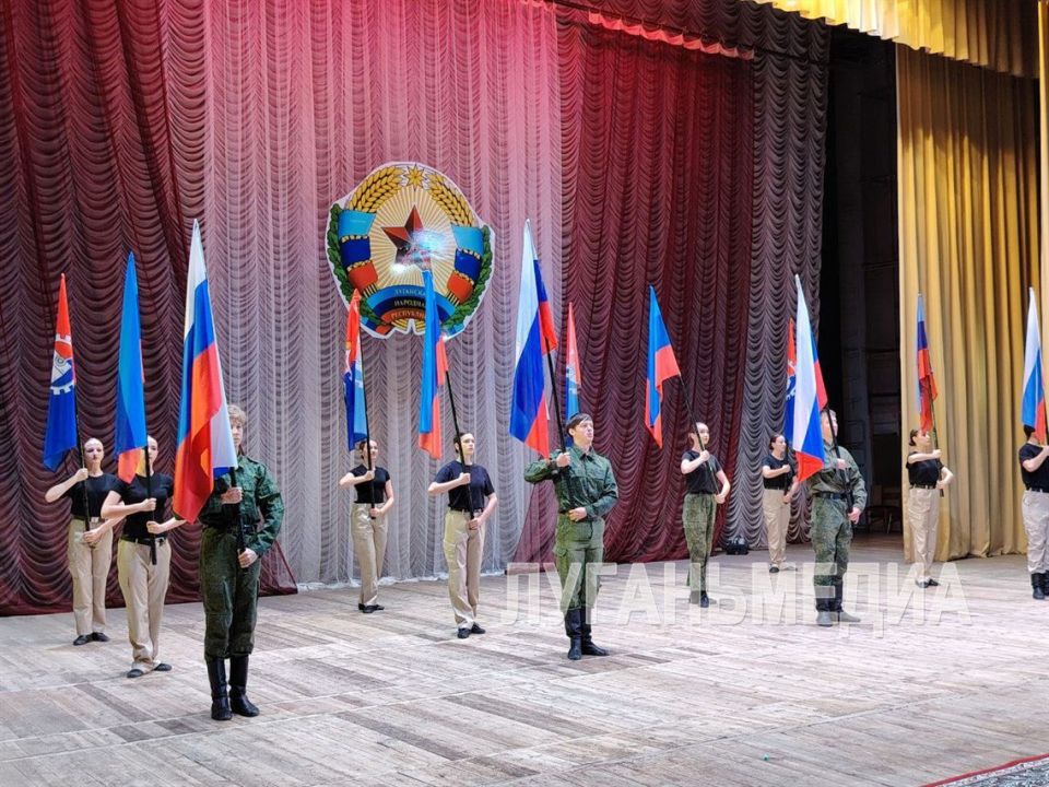В Стаханове педагоги республики обсудили вопросы трудового воспитания подрастающего поколения В Стаханове педагоги республики обсудили вопросы трудового воспитания подрастающего поколения