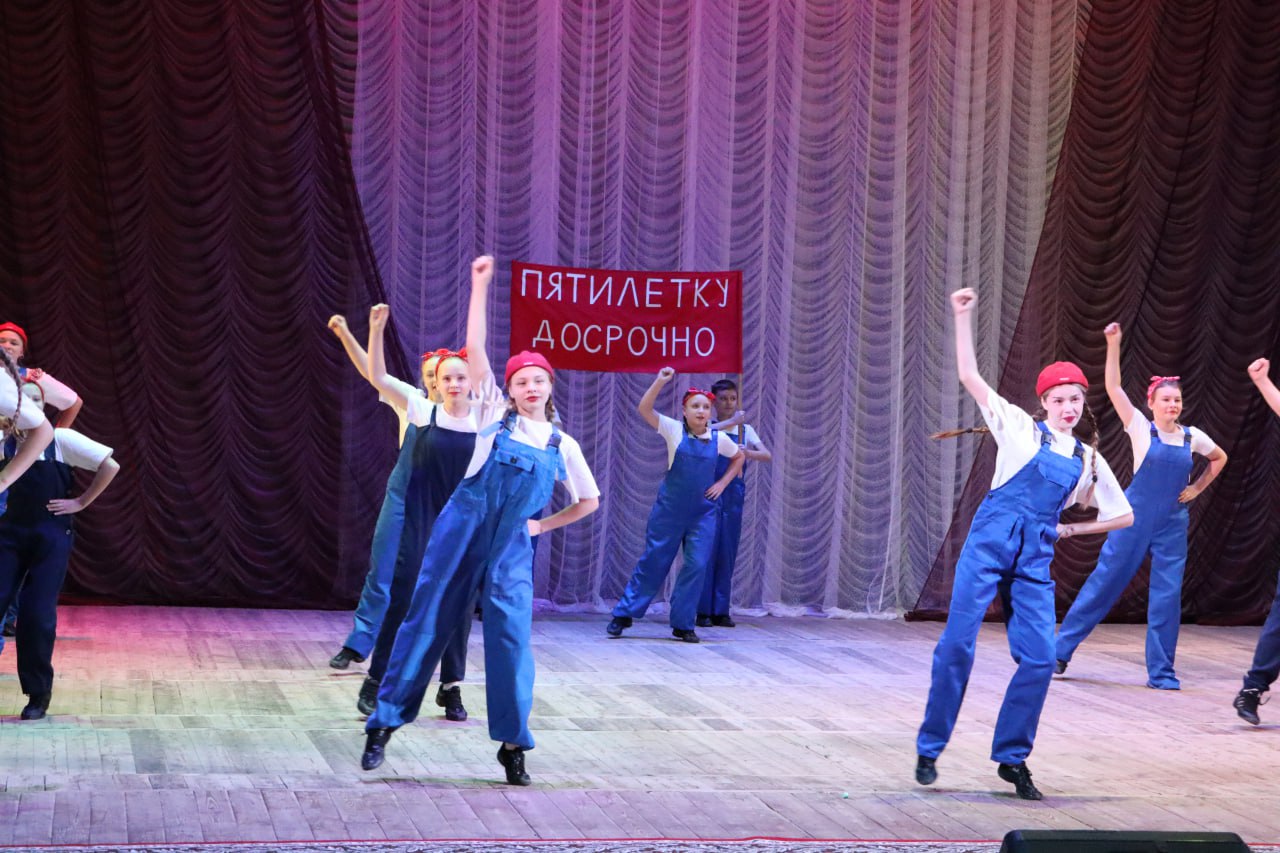 В Стаханове прошла Республиканская конференция по вопросам трудового воспитания молодежи В Стаханове прошла Республиканская конференция по вопросам трудового воспитания молодежи