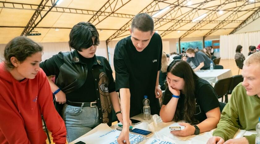 Общество совместно с Крымским федеральным университетом (КФУ) им. В. И. Вернадского провели в Алуште трехдневный образовательный интенсив «Территория единства» для молодежи из ЛНР, ДНР, Херсонской и Запорожской областей