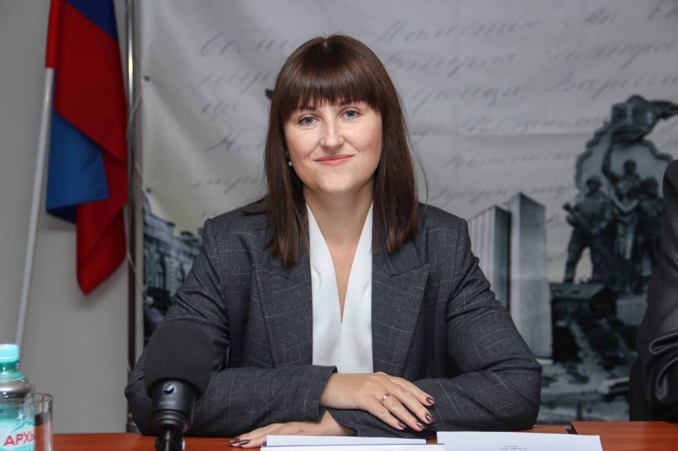 В Луганске состоялась Межрегиональная научно-практическая конференция «Архив и историко-документальное наследие России» В Луганске состоялась Межрегиональная научно-практическая конференция «Архив и историко-документальное наследие России»