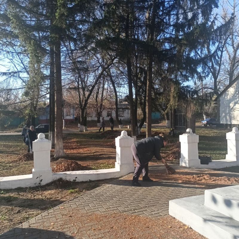 30 октября в пгт. Штеровка состоялся субботник, в котором приняли участие сотрудники ОЖО пгт 30 октября в пгт. Штеровка состоялся субботник, в котором приняли участие сотрудники ОЖО пгт