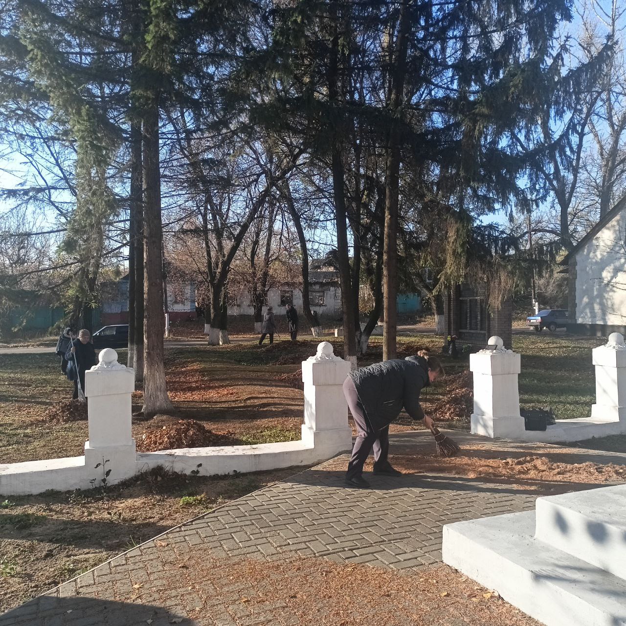 30 октября в пгт. Штеровка состоялся субботник, в котором приняли участие сотрудники ОЖО пгт 30 октября в пгт. Штеровка состоялся субботник, в котором приняли участие сотрудники ОЖО пгт