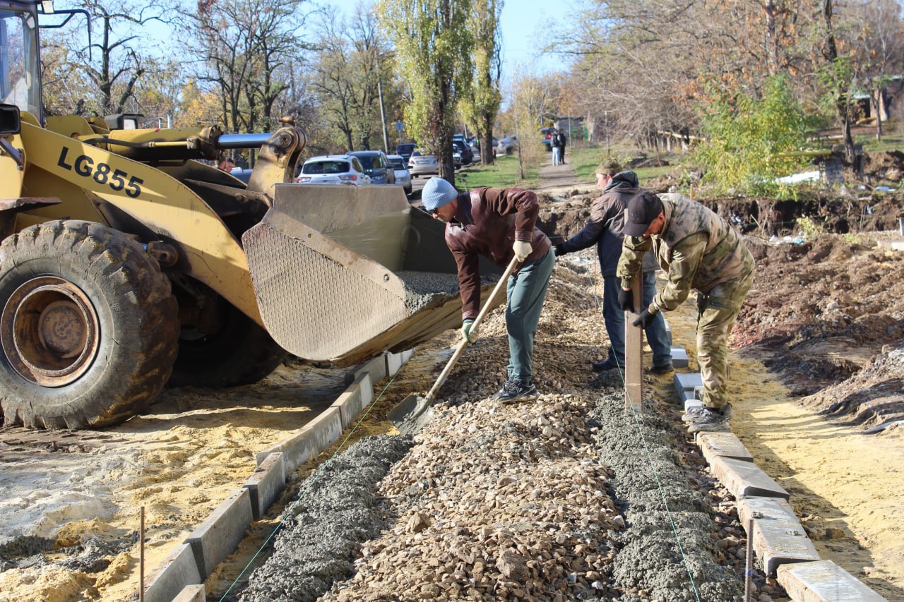Сергей Козенко: В рамках рабочего визита ознакомился сходом работ на объекте строительства, где в рамках специального инфраструктурного проекта продолжаются работы по возведению нового здания подстанции скорой медицинской... Сергей Козенко: В рамках рабочего визита ознакомился сходом работ на объекте строительства, где в рамках специального инфраструктурного проекта продолжаются работы по возведению нового здания подстанции скорой медицинской...