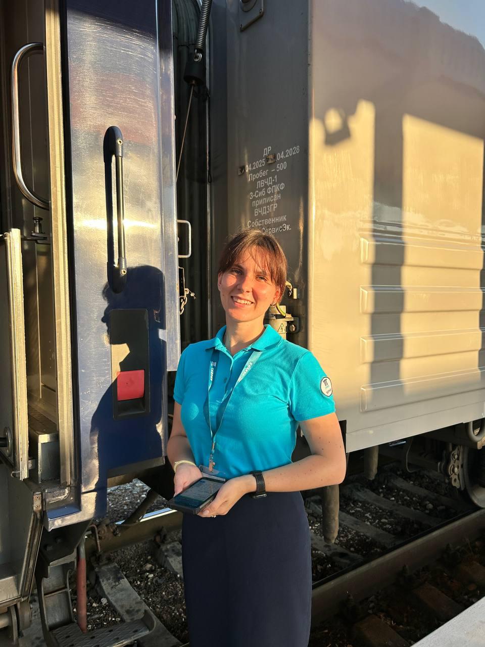 Заработок и путешествия: как проходят будни студентов-проводников из ЛНР