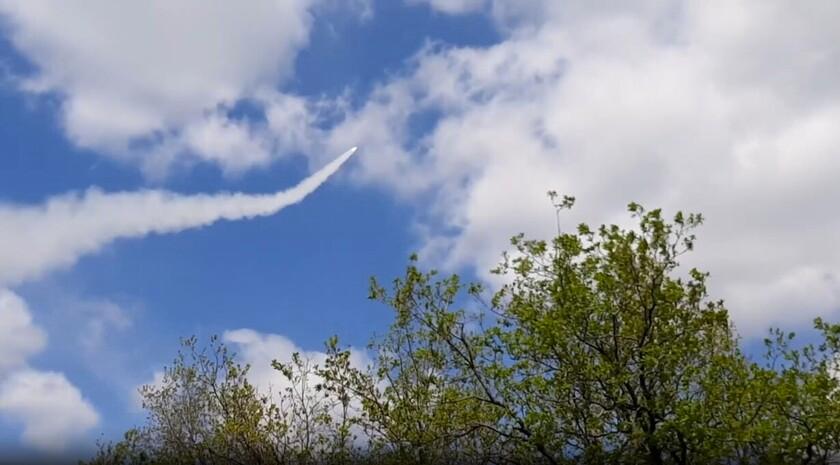 Силы противовоздушной обороны России в течение минувших суток сбили восемь управляемых авиационных бомб, три реактивных снаряда системы залпового огня HIMARS производства США и 192 беспилотника самолетного типа киевских...