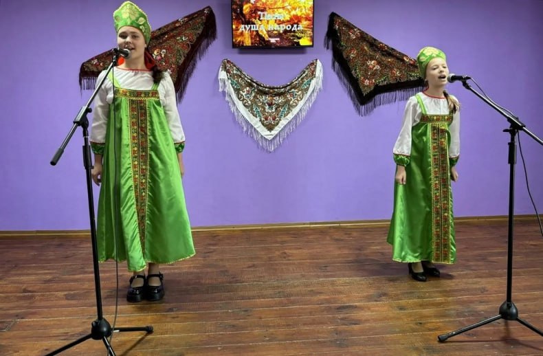 В Свердловском центре детского и юношеского творчества «Мечта» проведён муниципальный конкурс народной песни «Песня - душа народа!» В Свердловском центре детского и юношеского творчества «Мечта» проведён муниципальный конкурс народной песни «Песня - душа народа!»