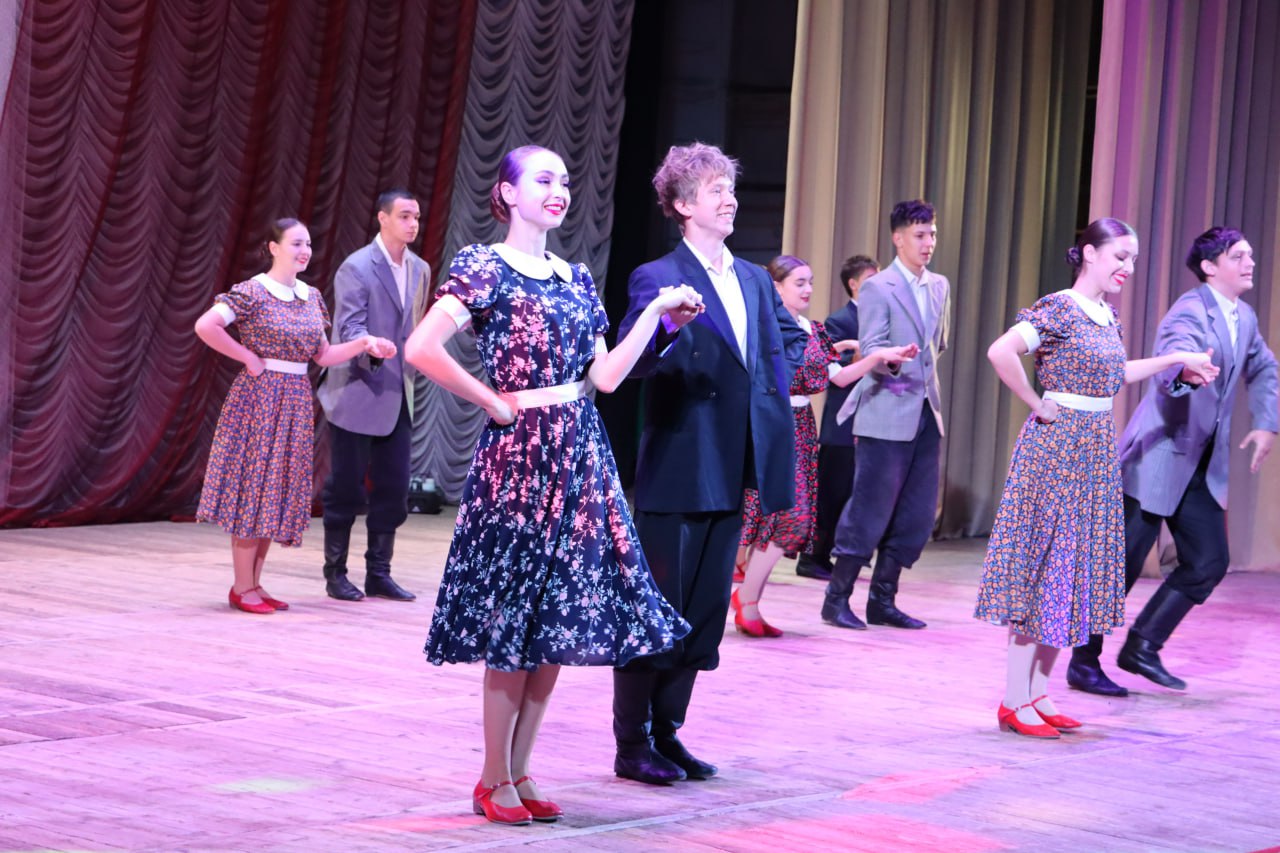 В Стаханове прошла Республиканская конференция по вопросам трудового воспитания молодежи В Стаханове прошла Республиканская конференция по вопросам трудового воспитания молодежи