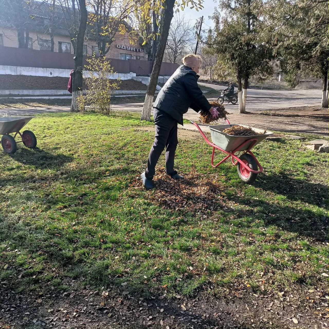 30 октября в пгт. Штеровка состоялся субботник, в котором приняли участие сотрудники ОЖО пгт 30 октября в пгт. Штеровка состоялся субботник, в котором приняли участие сотрудники ОЖО пгт