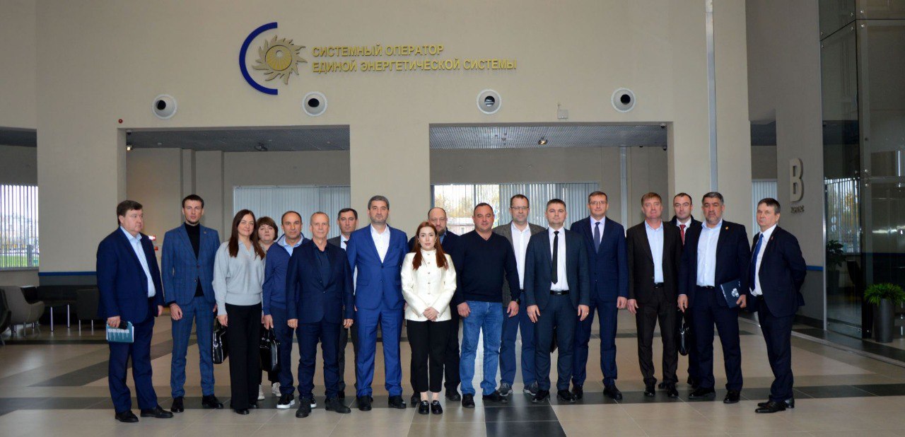Константин Роговенко в составе делегации руководителей региональных органов исполнительной власти ЮФО посетил Главный диспетчерский центр СО ЕЭС Константин Роговенко в составе делегации руководителей региональных органов исполнительной власти ЮФО посетил Главный диспетчерский центр СО ЕЭС