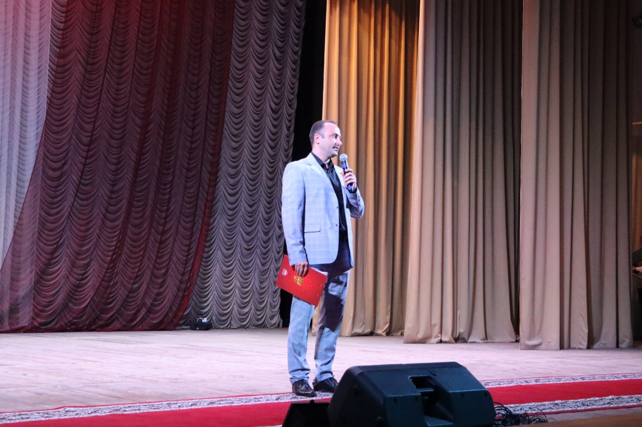 В Стаханове прошла Республиканская конференция по вопросам трудового воспитания молодежи В Стаханове прошла Республиканская конференция по вопросам трудового воспитания молодежи