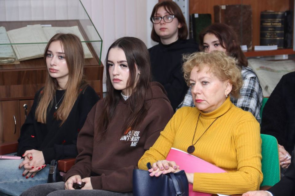 В Луганске состоялась Межрегиональная научно-практическая конференция «Архив и историко-документальное наследие России» В Луганске состоялась Межрегиональная научно-практическая конференция «Архив и историко-документальное наследие России»