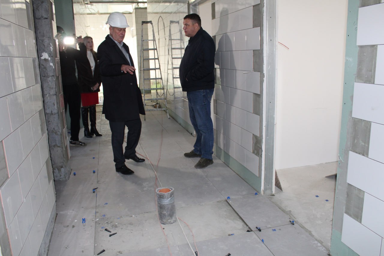 Сергей Козенко: В рамках рабочего визита ознакомился сходом работ на объекте строительства, где в рамках специального инфраструктурного проекта продолжаются работы по возведению нового здания подстанции скорой медицинской... Сергей Козенко: В рамках рабочего визита ознакомился сходом работ на объекте строительства, где в рамках специального инфраструктурного проекта продолжаются работы по возведению нового здания подстанции скорой медицинской...