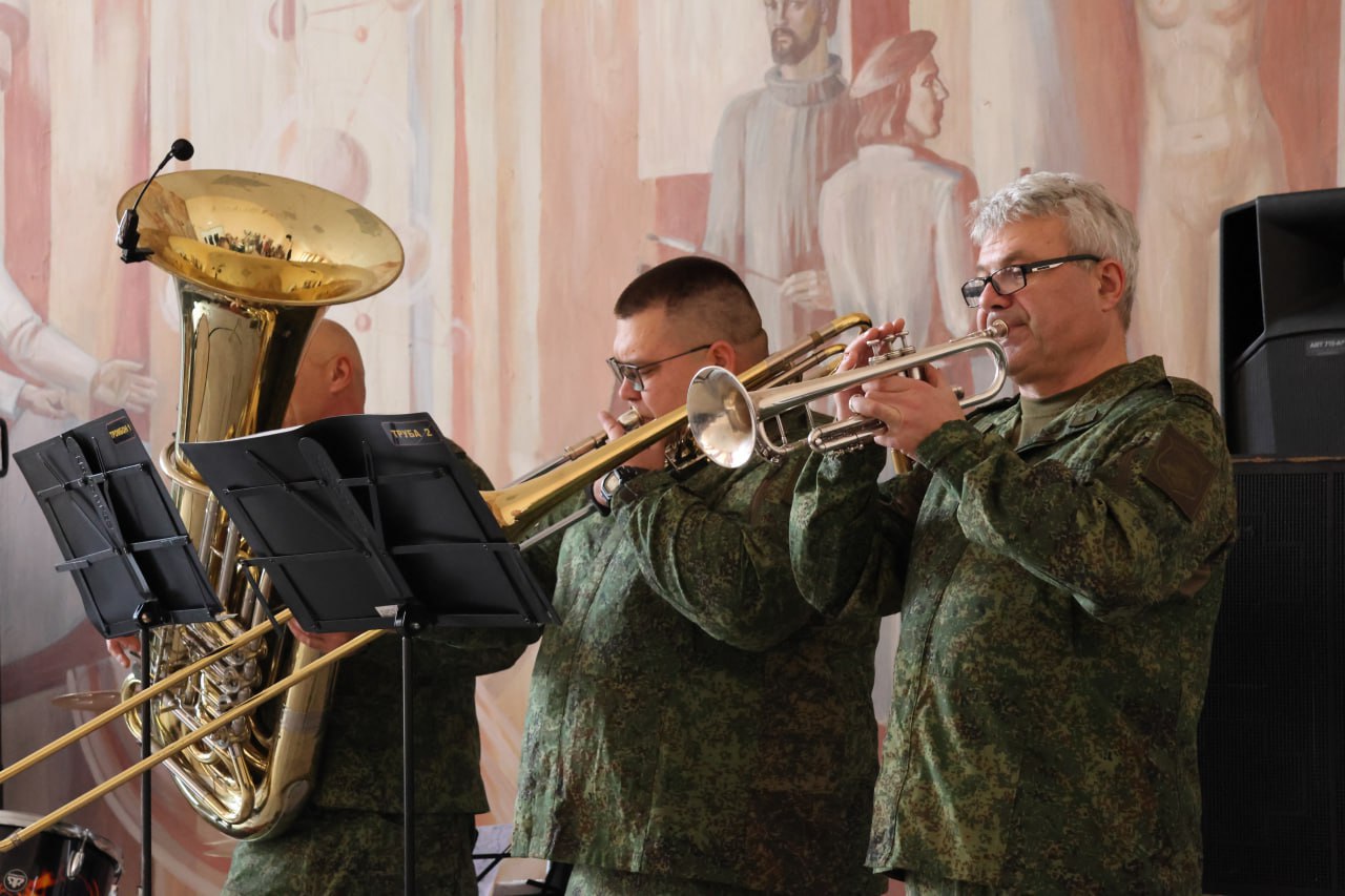 Этнофестиваль «Наш дом – Россия» объединил жителей и гостей Луганска Этнофестиваль «Наш дом – Россия» объединил жителей и гостей Луганска