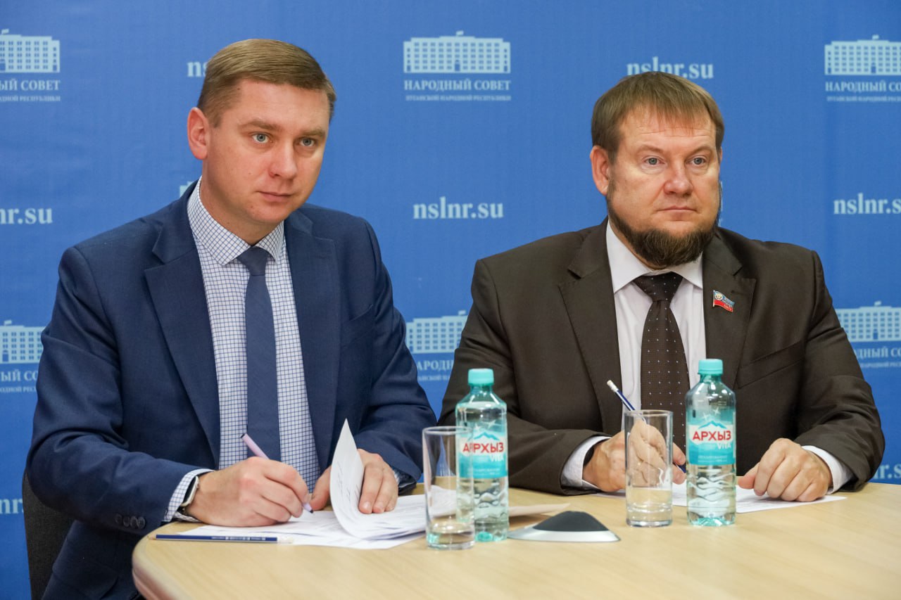 В рамках заседания Госдумы Денис Колесников и Алексей Белецкий рассмотрели вопросы государственной денежно-кредитной политики на 2026 год