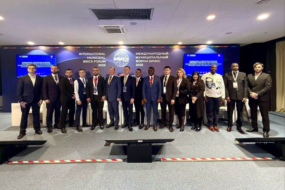 Александр Криеренко выступил модератором сессии Международного муниципального форума БРИКС Александр Криеренко выступил модератором сессии Международного муниципального форума БРИКС